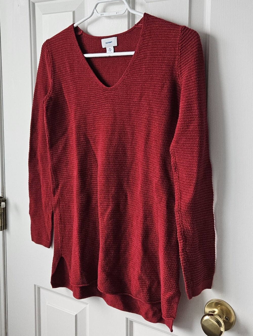 Old Navy Burgundy V-Neck Textured Knit Sweater XS